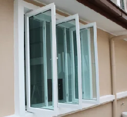 Janela Pivotante de Alumínio